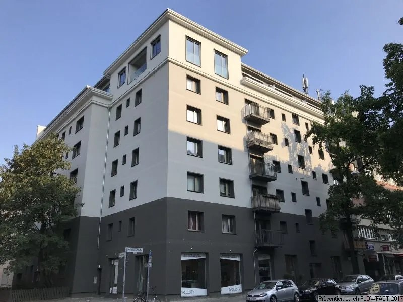 Modernisierte 2-Raum-Wohnung mit Balkon und Einbauküche in Berlin Kudamm — photo 1